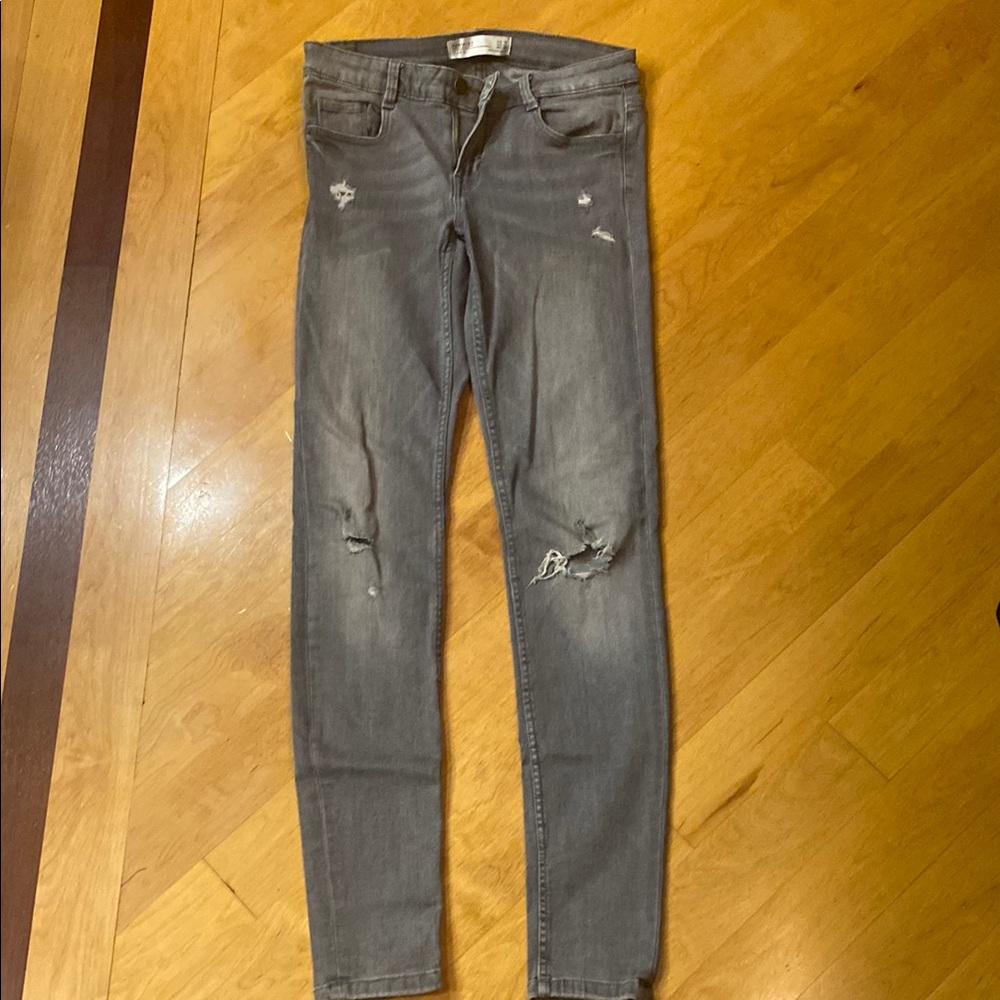 Woman’s Zara Gray Denim Jeans